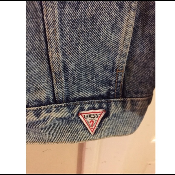 💕SOLD💕 Vintage 90s Guess Jean Jacket - Picture 5 of 7